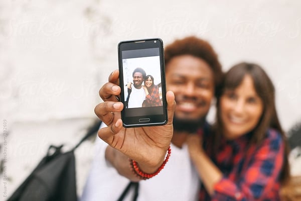 5 Reasons Why Photo Booth Pics Are Better Than Selfies