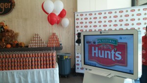 4 Benefits of Photo Booth Marketing for Charity Fundraising Events 4 Benefits of Photo Booth Marketing for Charity Fundraising Events