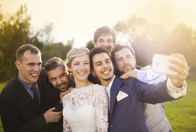 Top 5 Wedding Photo Apps for Your Big Day!