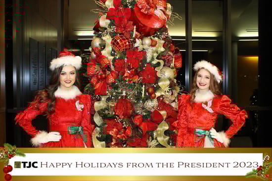 _31162_Happy Holidays from the President 2022_mockup